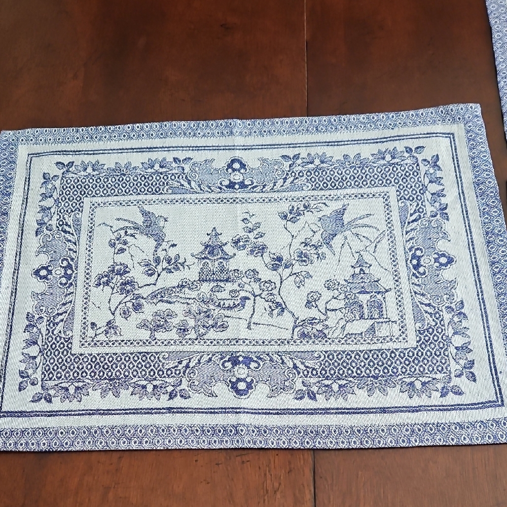 Williams Sonoma Blue Willow Jacquard Placemats, Set of 4